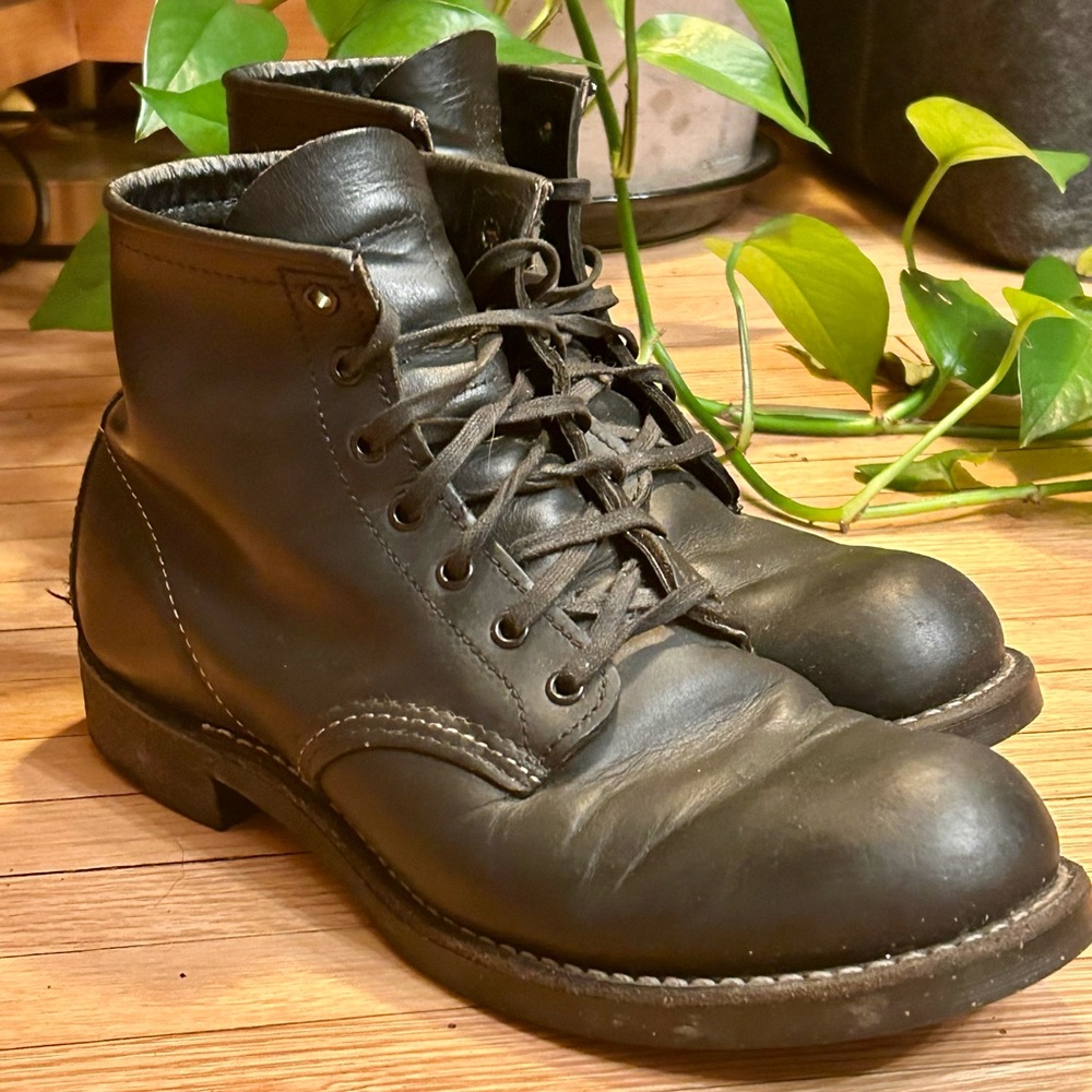 Red Wing Boots - Rare Discontinued 9160 style - Black 7.5M